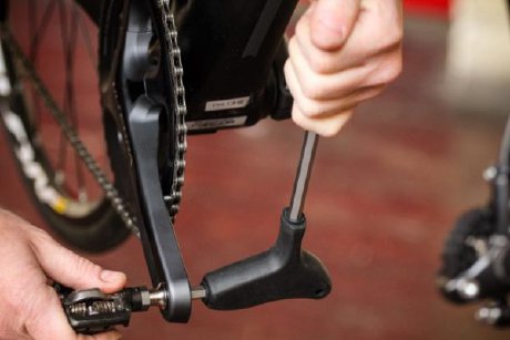 Remoção de pedal de bicicleta Remoção de pedal de bicicleta